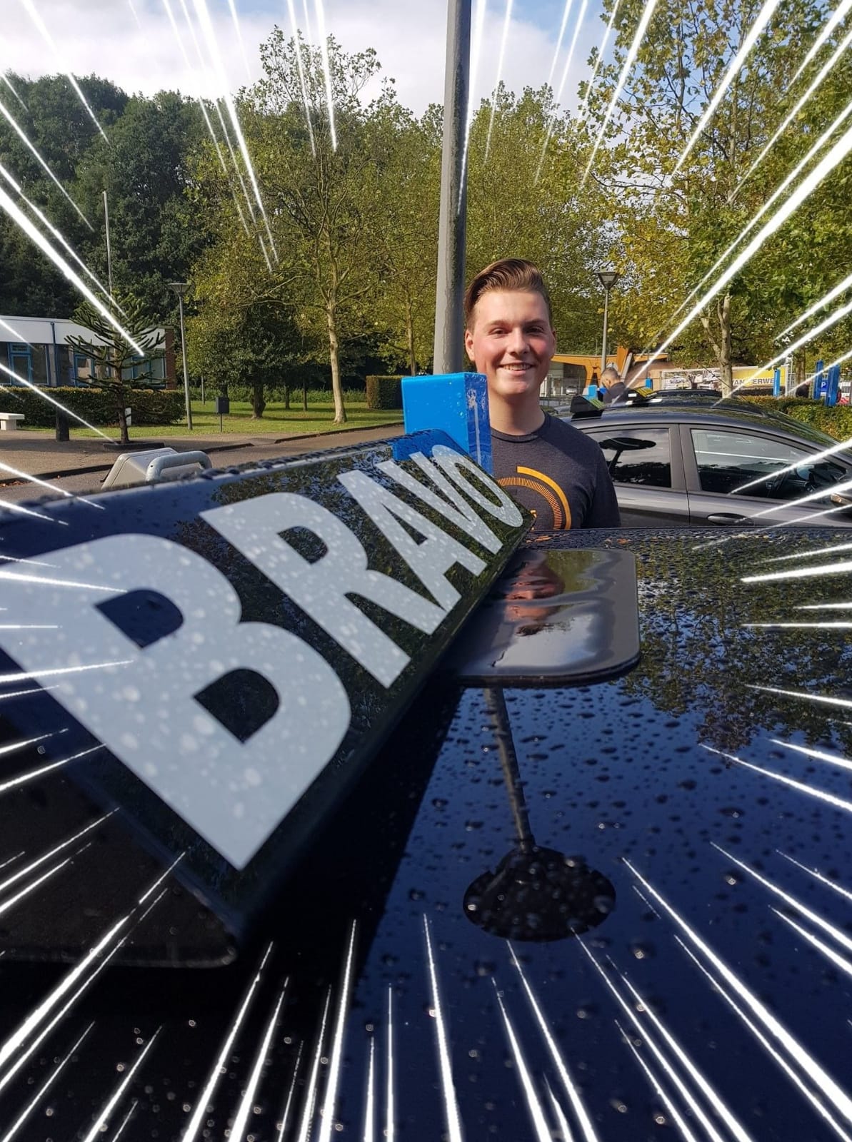 Tom Vennemann is geslaagd voor het rijbewijs